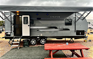 2019 Dog Friendly Venture Stratus