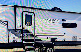 New 2022 Dutchmen RV Kodiak Ultra-Lite 332BHSL