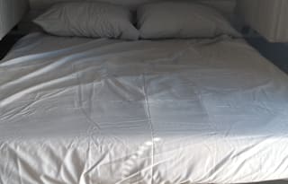 Queen, privacy curtain, bunks! Del. Available!