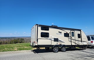 "The Precipice" 28ft, Pet Friendly, Sleeps 8