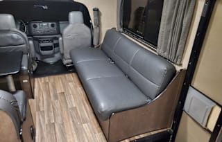 2019 Thor Motor Coach Four Winds 28A with solar