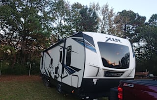 XLR Excellence -  XLR Hyperlite Toy Hauler