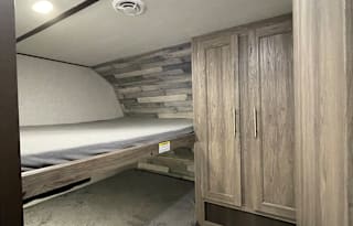 2021 CrossRoads RV Zinger ZR320FB