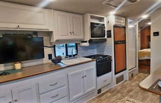 2017 Winnebago Vista 31KE