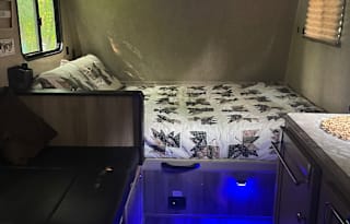 *Delivery Only* 2020 Coachmen RV   Catalina Summit