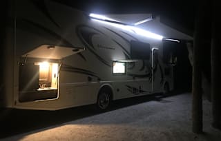 Luxury Camping - 2018 Thor Motor Coach Hurricane
