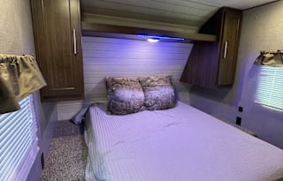 Summer Time Blues 2018 CrossRoads Zinger ZR280BH