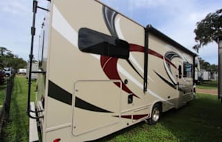 2017 Thor Class C Motor Coach Chateau 31W