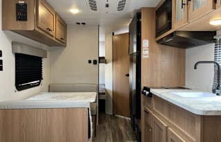 2024 New Forest River Prime Time Avenger Sleeps 6