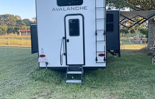 Keystone Avalanche w/ 2 Full BR(DELIVERY ONLY!!!)