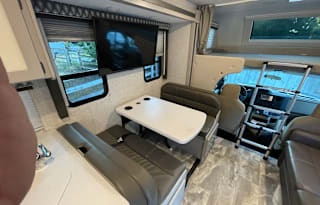 2022 Thor Quantum LC28