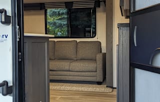 King Bed and Private Quad bunks  2022 Cruiser MPG
