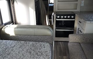 Clean, Sleeps 8-10, Everything included in Price
