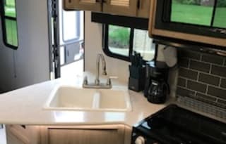 2021 Keystone Hideout 272LHS **15% Discount**