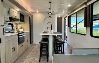 M AND R RVs NEW 2024 Forest River RV Salem 28VIEW