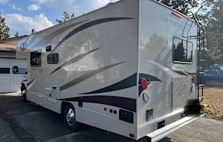2018 Forest River Coachmen Leprechaun, Sleeps 8