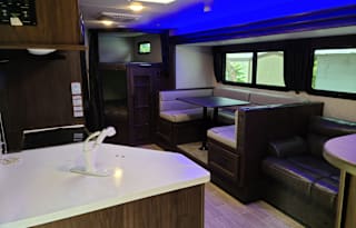 RV Cherokee Black Label 264DBHBL Delivery Only