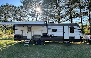 Keystone Hideout 29DFS Bunkhouse