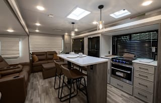 Brand New 2025 Forest River Vibe 28RL