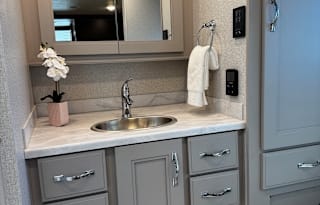 Convenience Rv's Riviera
