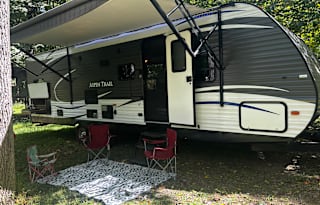Family Friendly camper with Kids Bunkhouse