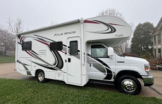 John's Thor Motor Coach Four Winds 22E