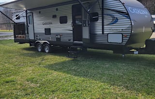 Mojo's 2017 Coachmen Catalina