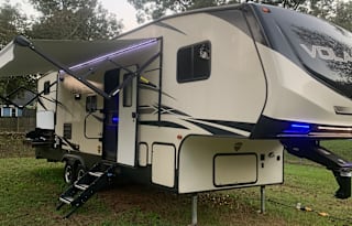 2020 CrossRoads RV Volante 270BH