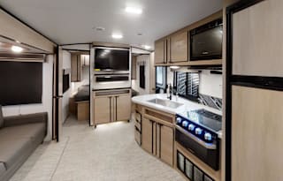 2022 Cruiser Radiance 28QD