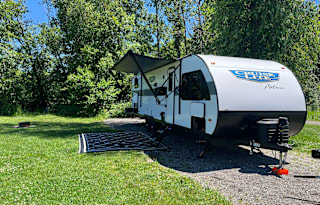 Forrest River Salem Sleeps 10 FULLY STOCKED!!