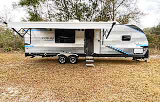 Family & Pet Friendly Toy Hauler Off Grid Capable