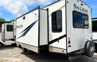 2022 Forest River Salem Hemisphere 308rl LIKE NEW