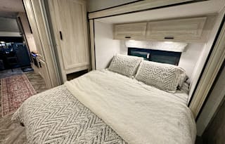 Clean&Comfortable 2023 Forest River Sunseeker LE