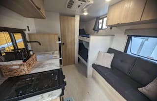 Lightweight Family Friendly Travel Trailer!