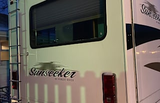 BUNK MODEL SLEEPS 8 - Forest River RV Sunseeker