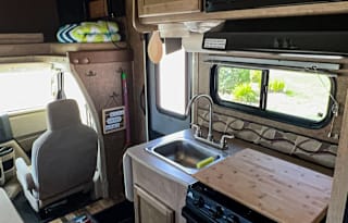 2015 Coachmen RV Freelander 21QB  Ford 350