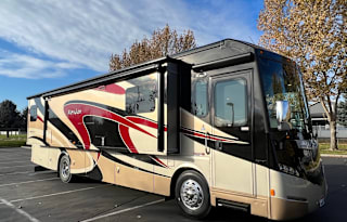 Itasca Meridian 36' Luxury Diesel