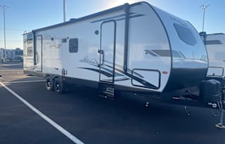 New 2023 Surveyor Bunkhouse with 4 bunks