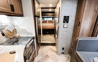 2021 RV w/3 Slides - Sunseeker 2500TS