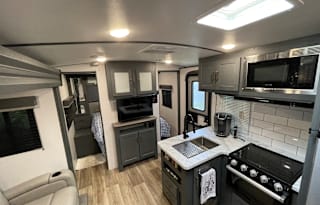 Happy Camper NWF- 2022 Keystone RV Bullet 287QBS