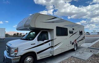 Flor the Wanderer: 2018 Coachmen RV Leprechaun