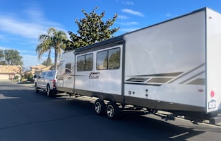 Jimmy's 2023 Coleman Light 2835bh Bunkhouse