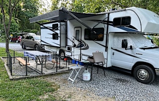 2022 - 8 Passenger Class C - Family Trip Ready