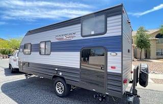 Lightweight Travel Trailer Rental Sleeps 5