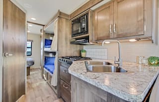 Comfortable Jayco Redhawk 31F Sleeps 10! BUNK BEDS