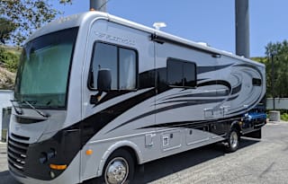 2014 Terra -Sleeps 6+ (no smoking/vape or pets)