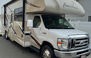 2017 Thor Motor Coach Four Winds 29G