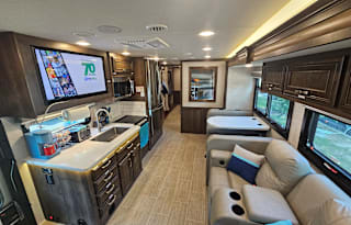 2022 Entegra Coach Vision XL 36A (Bunkhouse Model)