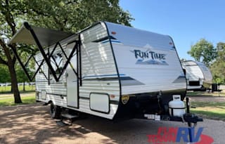 2024 CrossRoads RV Fun Time 19RR