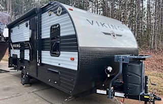 2022 Coachman Viking 18DBU